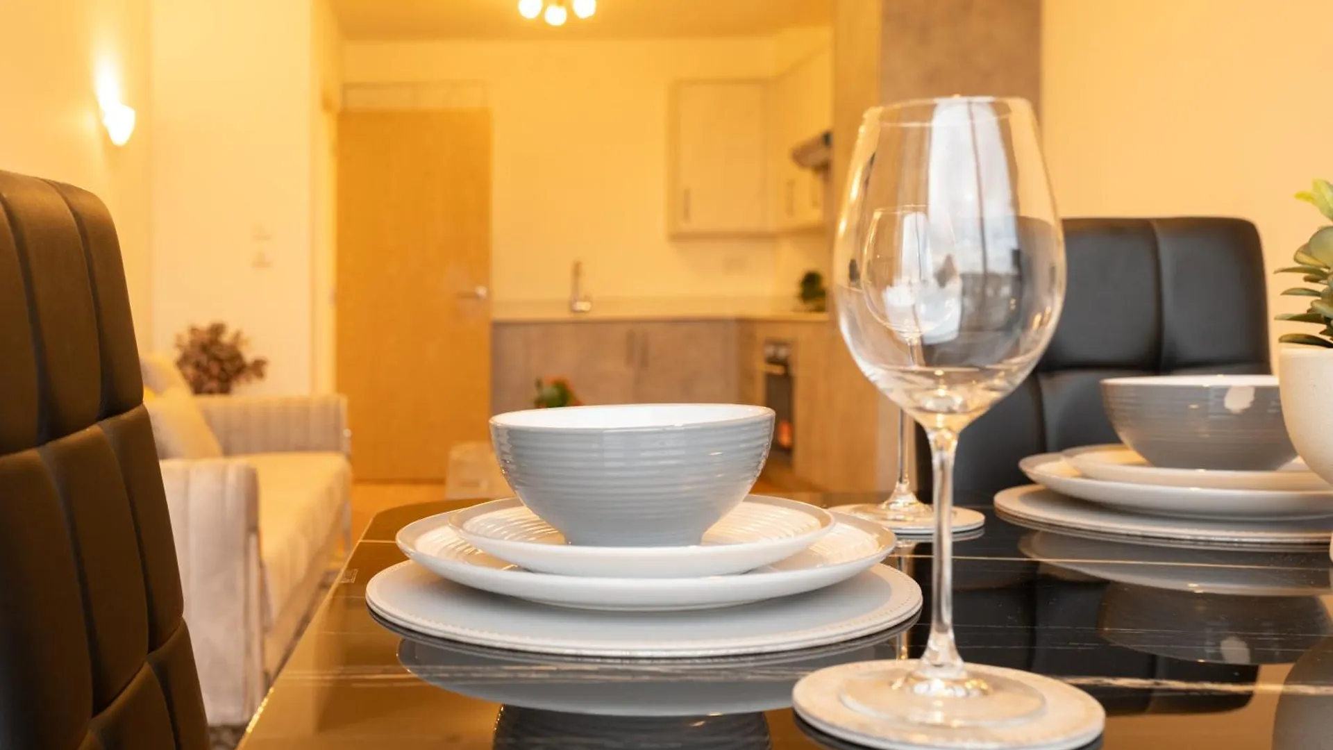 Meadow Lodge Apartments 하운슬로우