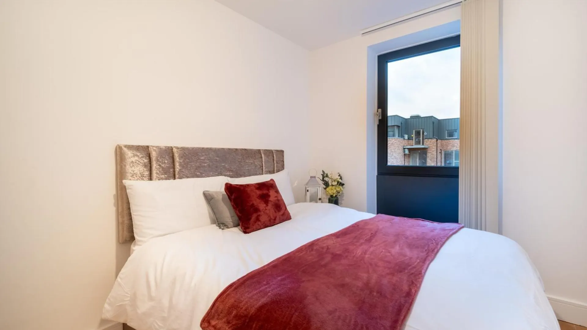 Meadow Lodge Apartments 하운슬로우 0*,  영국