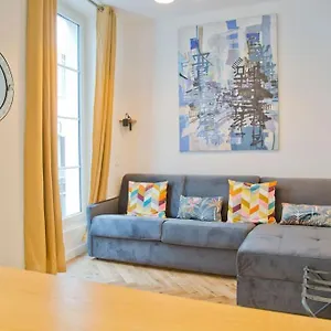 fully-renovated-historic-apt-in-heart-mouffetard.fr-paris.fr/